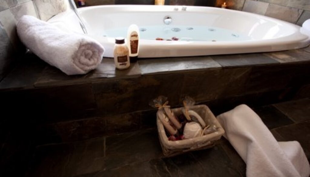 ריצוף וחיפוי אמבטיה