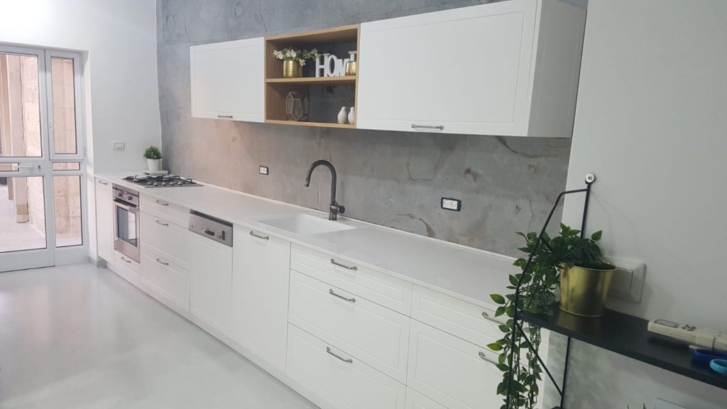 חיפוי מטבח עם אבן