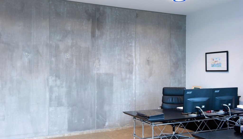 קיר בטון חשוף