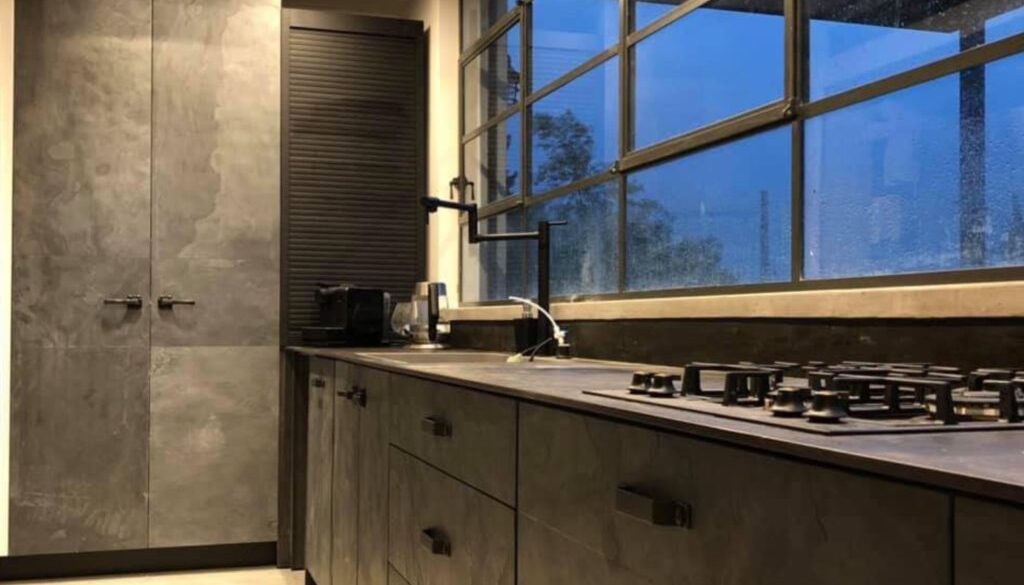 חיפוי ארונות מטבח